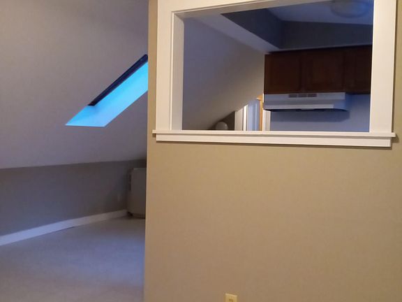5th image of 8 Pleasant St #9