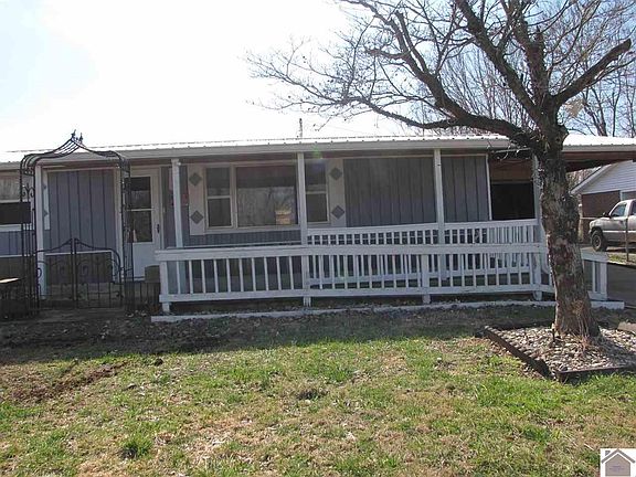 4th image of 204 E 19th St
