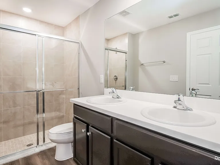 856 Anchor St E — Photo 11
