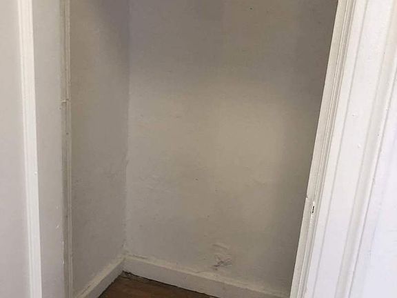 5th image of 2808 35th St APT 6A
