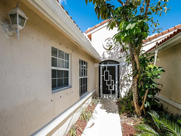 7273 Burgess Dr — Photo 3