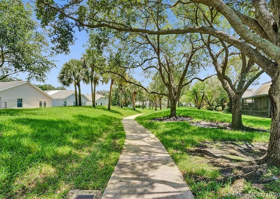 1st image of 9125 Lake Park Cir S