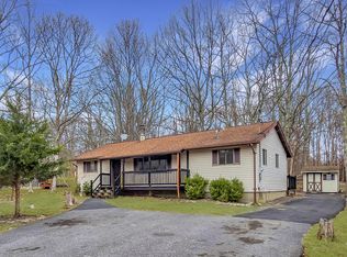 1215 Steele Cir, Bushkill, PA 18324