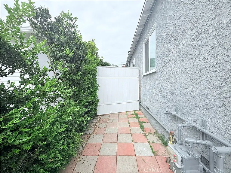 17513 Glenburn Ave — Photo 16