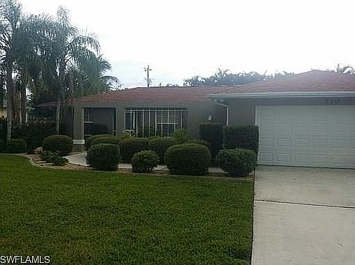 2nd image of 710 SW 35th Ter