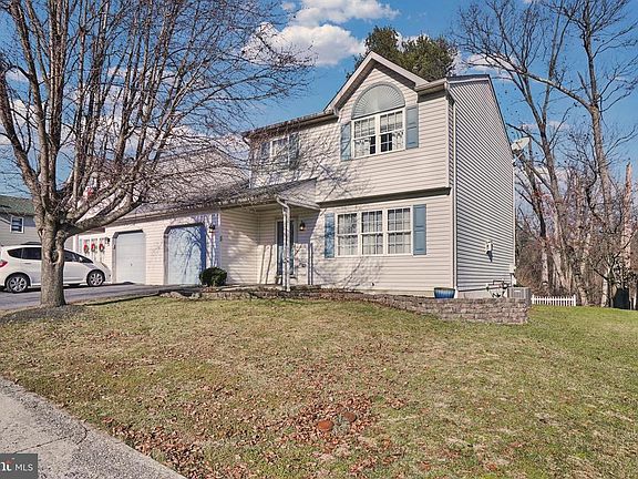 2nd image of 6209 Pond View Dr