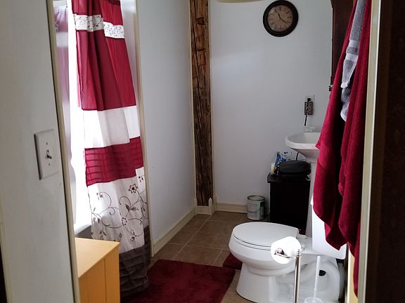 M bath with clawfoot tub 