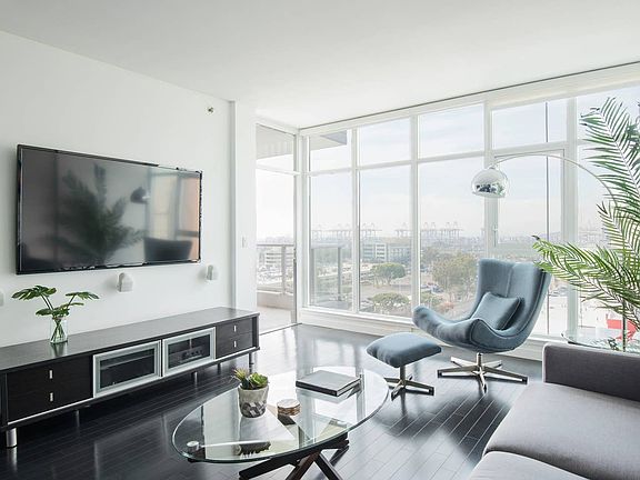 4th image of 411 W Seaside Way Unit 1005