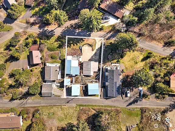 3rd image of 90 N Mardell Avenue
