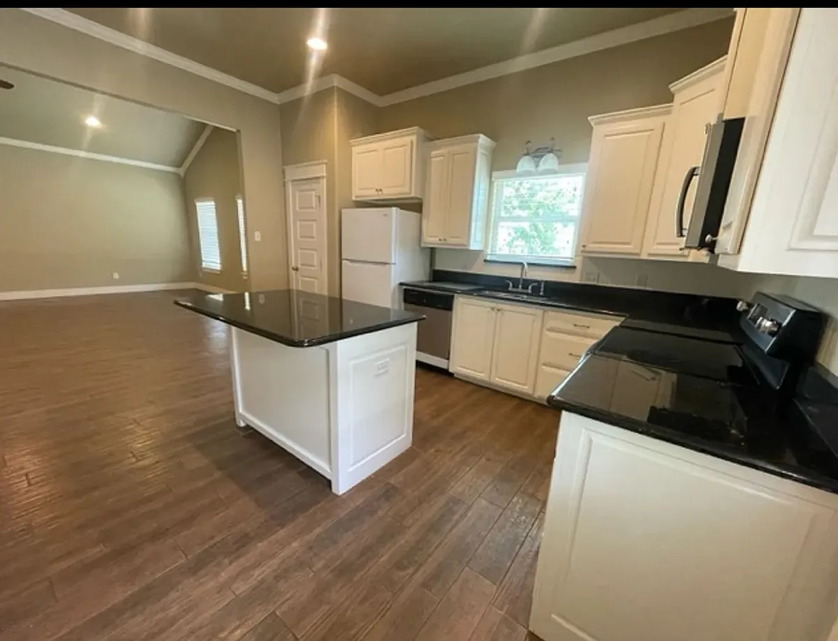 Building Photo - 1202 Cabernet Dr