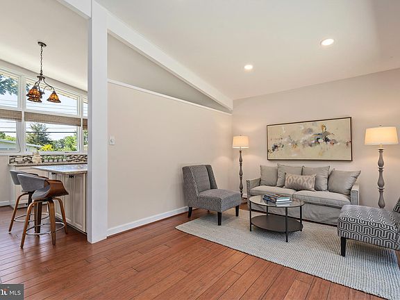 5th image of 4006 Javins Dr