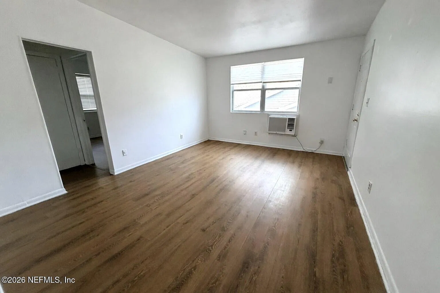 2 bed, 1.0 bath, 665 sqft, $995 — Photo 3