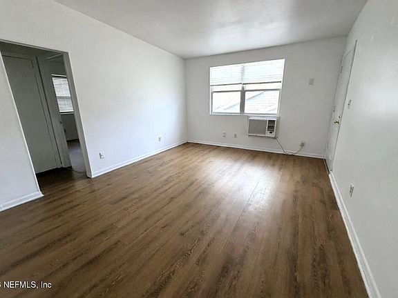 3rd image of 2977 Collier Ave APT 4