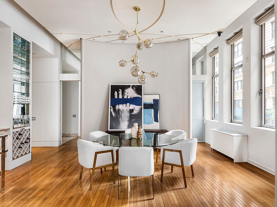 1st image of 252 7th Ave APT 3I