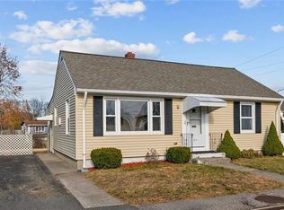 34 Bellmore Dr, Pawtucket, RI 02861