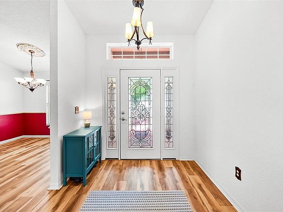 3rd image of 127 Winston Manor Cir