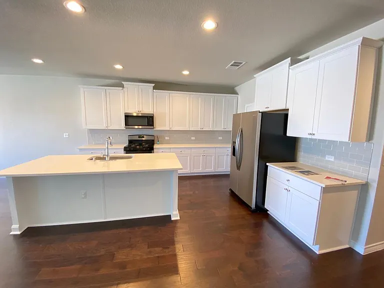 5904 Daly Dr — Photo 8