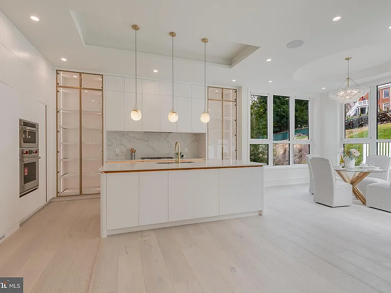 8757A Brook Rd — Photo 16
