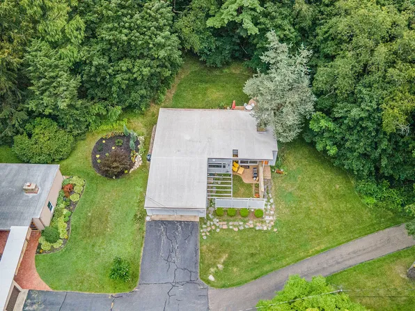 1111 Crown St, Kalamazoo, MI 49006