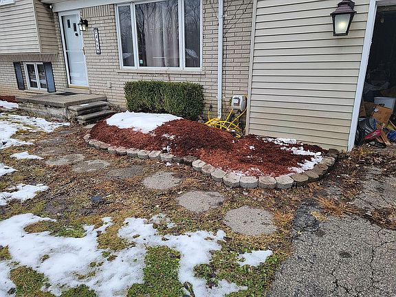 3rd image of 24689 Creekside Dr