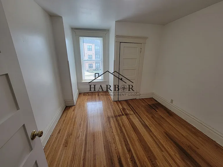 711 1st Dr NW #B — Photo 4