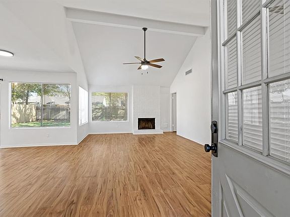 3rd image of 2411 Chimneystone Cir