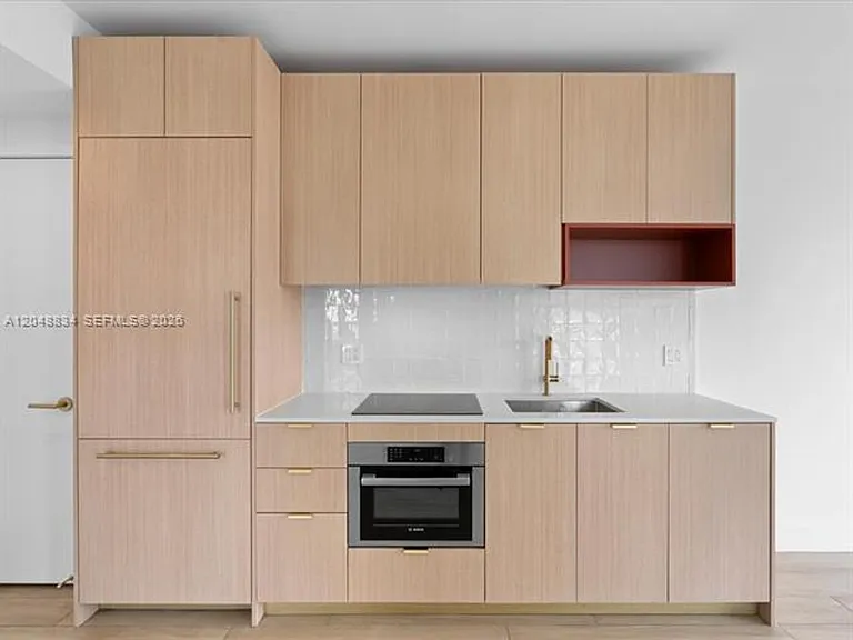 90 NE 32nd St #CU-901 — Photo 1
