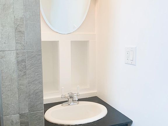 4th image of 27 Cowper Ct #1