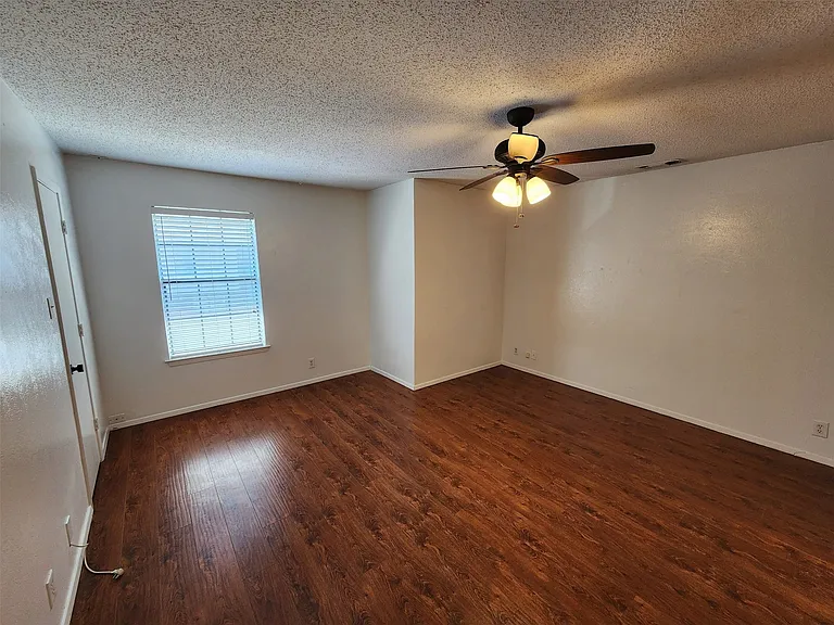 716 W Mulberry St #18 — Photo 10