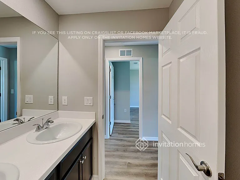 725 NW Juanita Ct — Photo 17