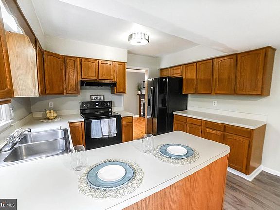 5th image of 23283 Lakeview Dr