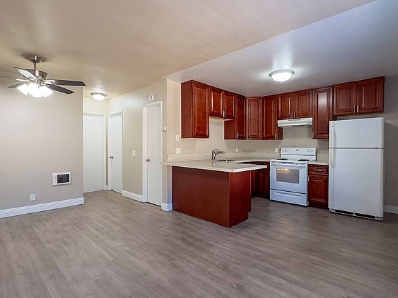 2nd image of 4960-4970 Auburn Dr #4968-08