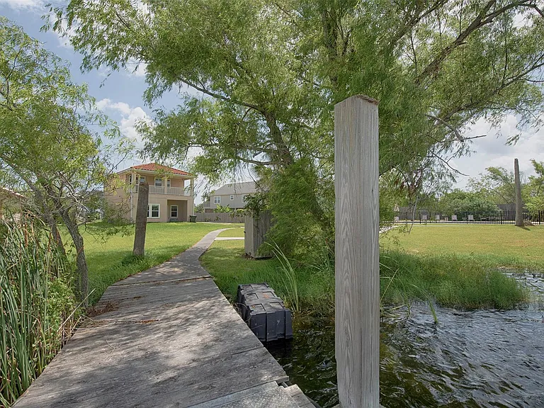 238 Debbie Ln — Photo 35