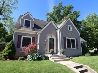 318 W Dorothy Ln, Dayton, OH 45429