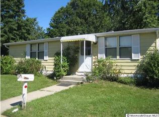 562 Sara Dr, Freehold, NJ