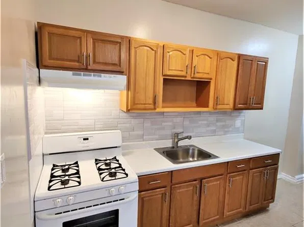 345 Legion St APT 1R, Brooklyn, NY 11212