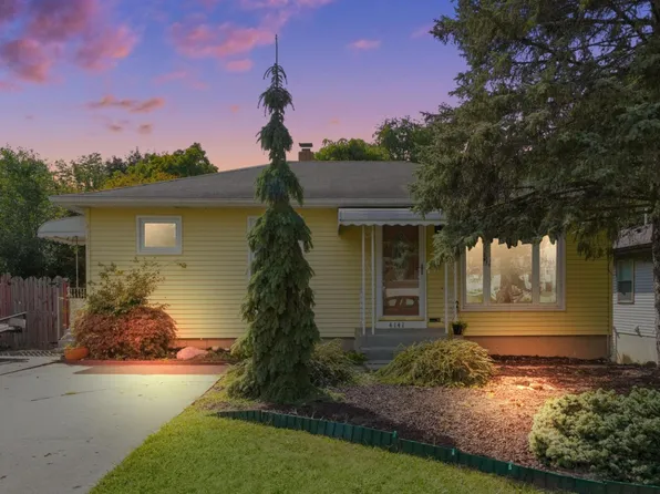 4141 Hillsdale Ave NE, Grand Rapids, MI 49525