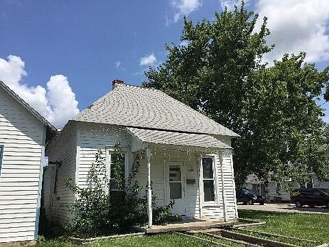 2nd image of 1622 S G St