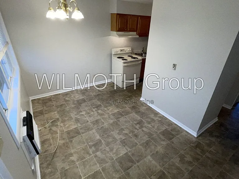 943 W McKay Rd — Photo 3
