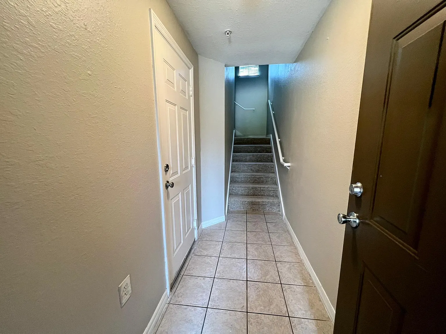 3 bed, 2.5 bath, 1678 sqft, $2,200 — Photo 3