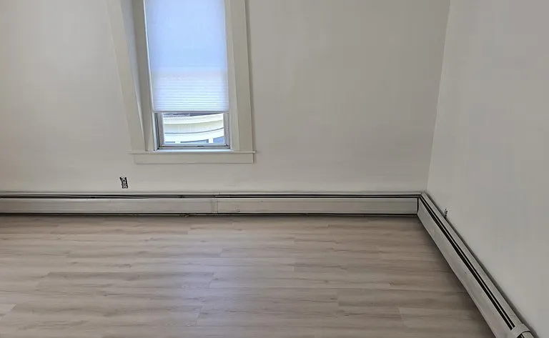 10 Hubbard St #5 — Photo 2