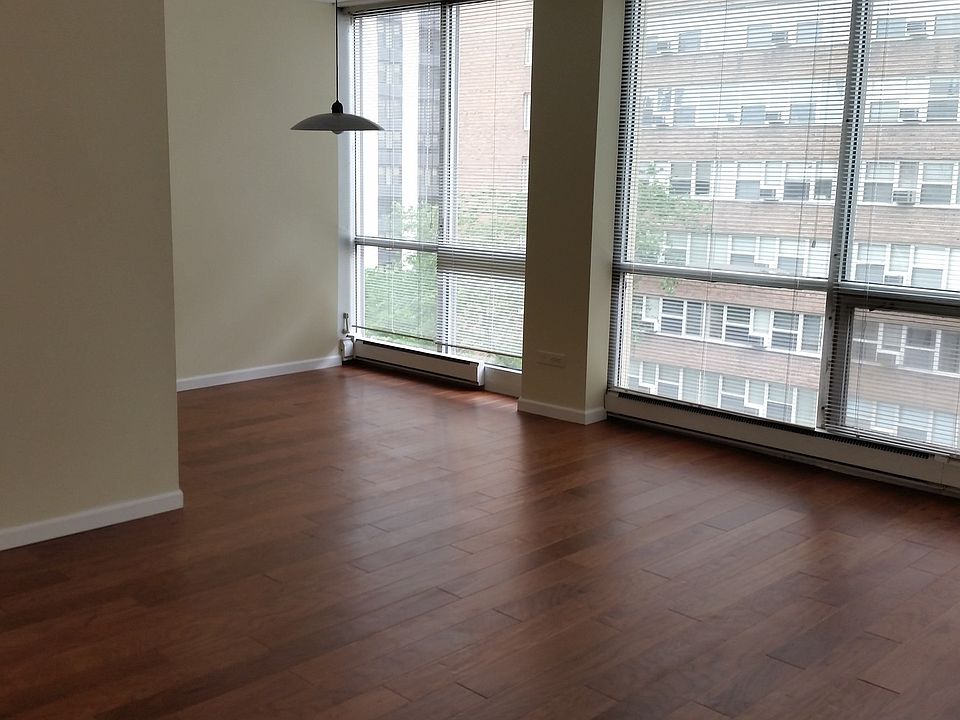 2nd image of 3110 N Sheridan Rd APT 701