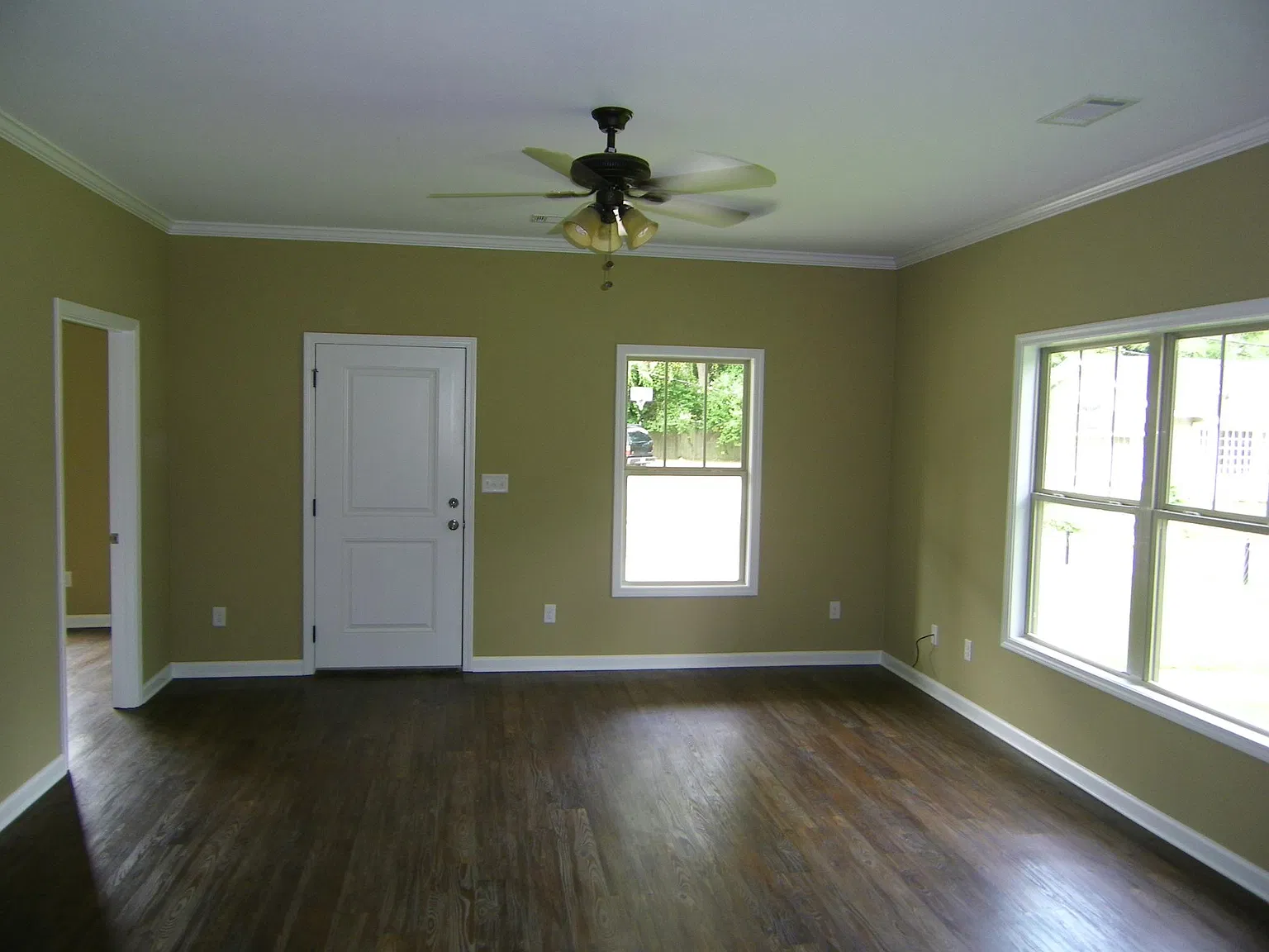 3 bed, 1525 sqft, $2,150 — Photo 3
