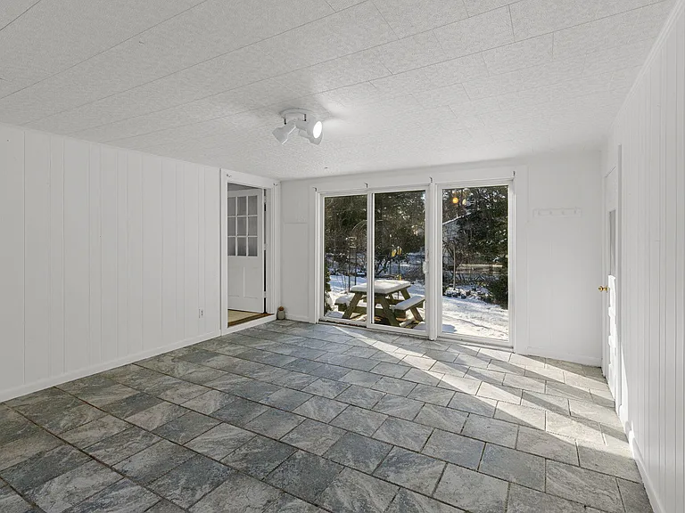 351 Swift Ave — Photo 13