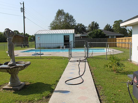 3rd image of 172 N Leon Dr