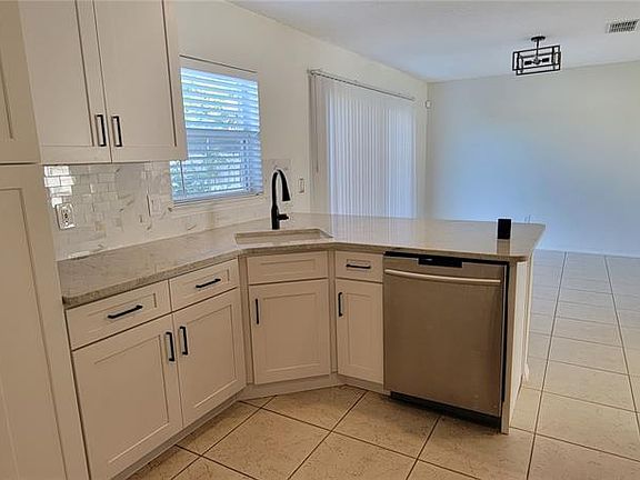 4th image of 1240 Ivy Meadow Dr