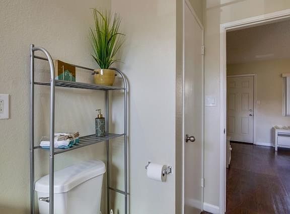 4th image of 2249 Ulric St