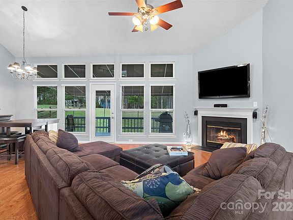 3rd image of 13005 Seascape Ln