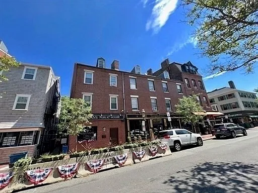 1 bed, 1.0 bath, 600 sqft, $2,500 — Photo 1