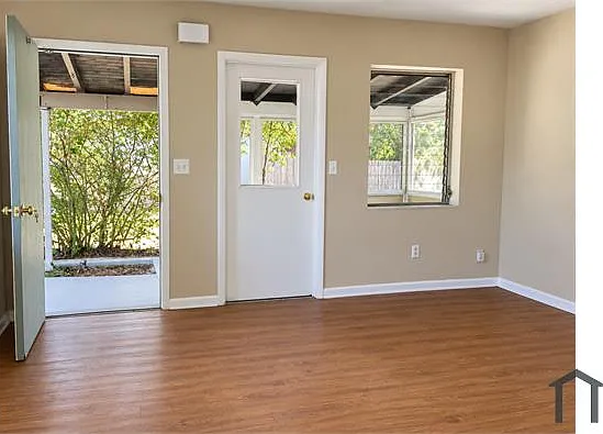 2 bed, 800 sqft, $1,638 — Photo 2